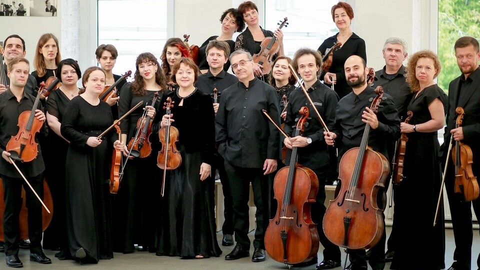 Оркестр MUSICA VIVA Дирижёр – Александр Рудин Равиль Ислямов, скрипка