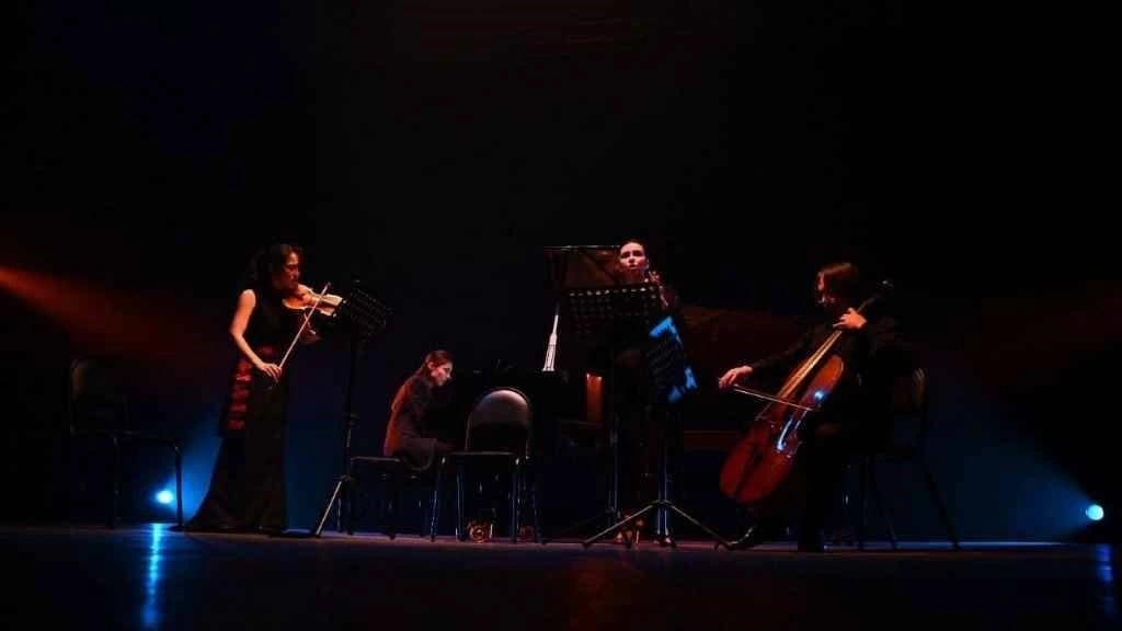 Île Thélème Ensemble